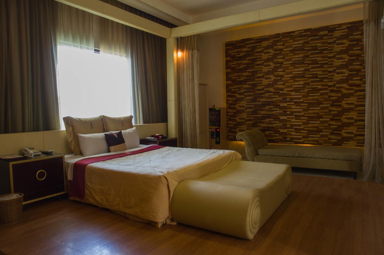Lu Kang Villa Spa 鹿港鎮 エクステリア 写真